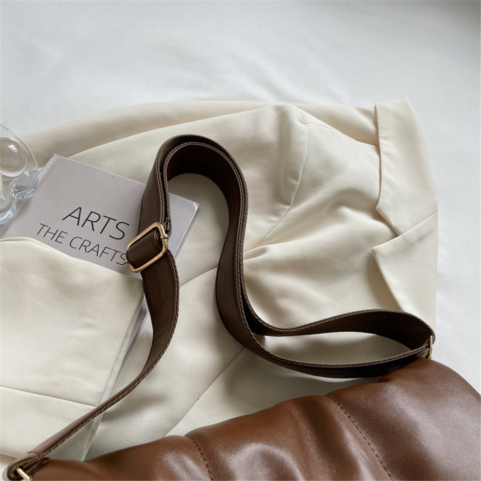 Bolsa Tiracolo Maxi Matelassê Bott