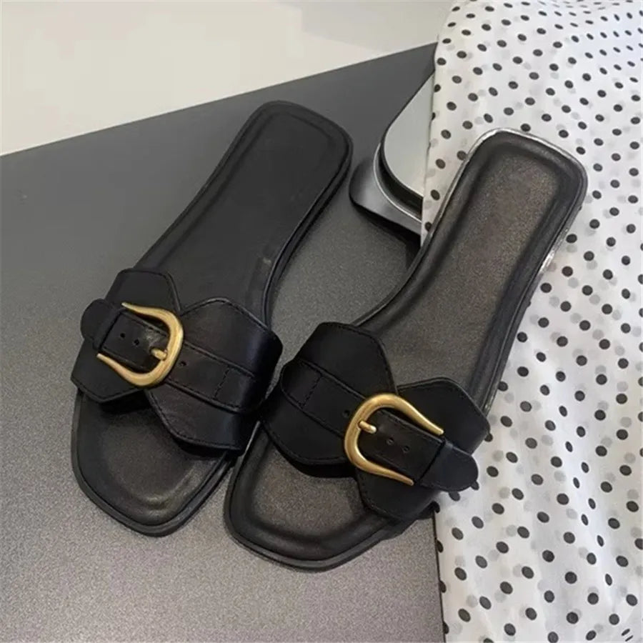 Sandália Rasteira Fivela Dourada