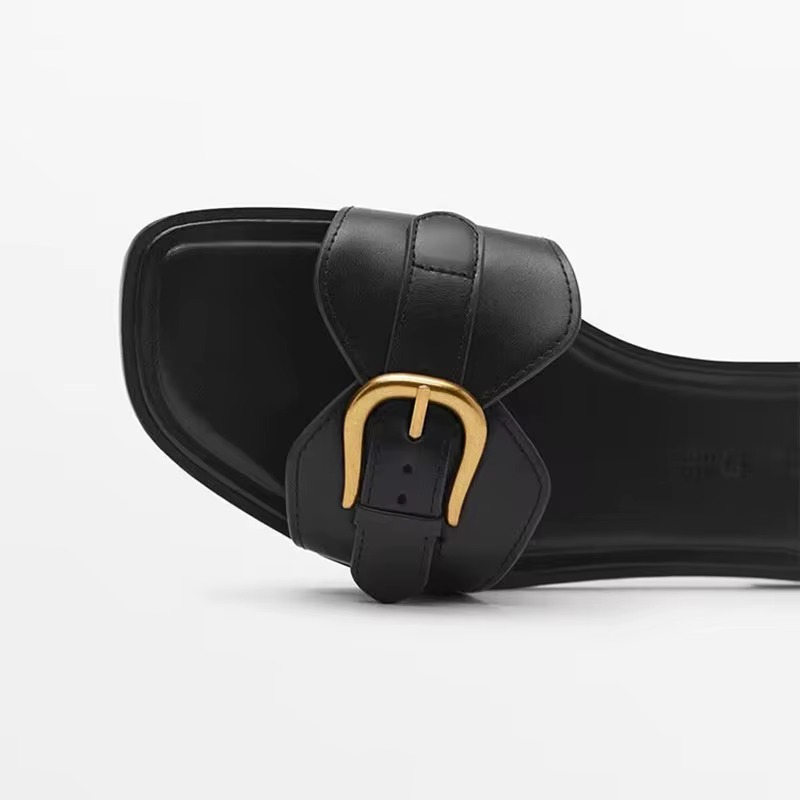 Sandália Rasteira Fivela Dourada